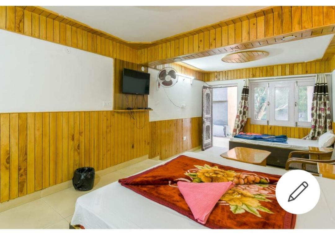 Tirthan Crest Homestay Banjār Rom bilde